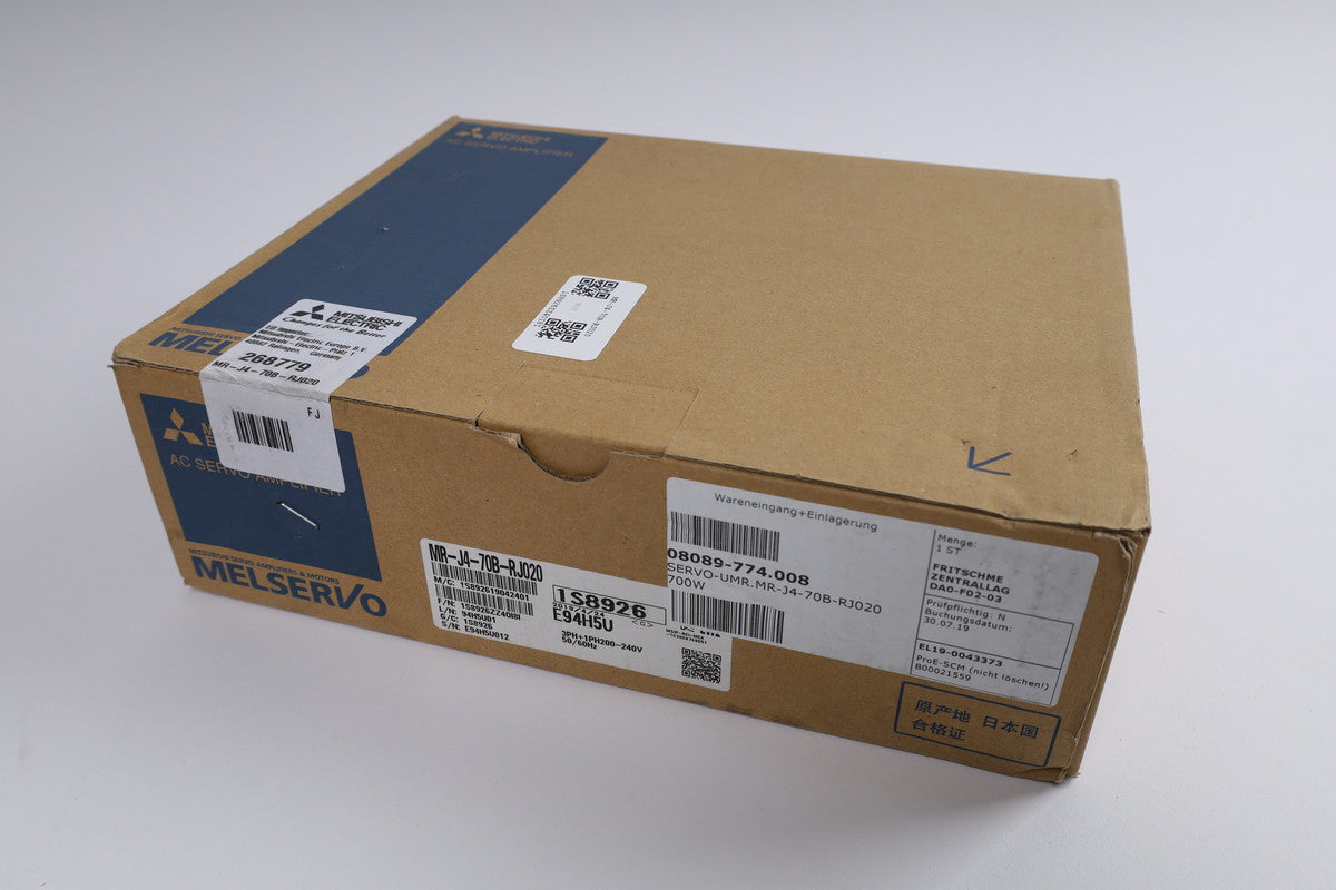 MITSUBISHI MR-J4-70B-RJ020 in magazzino