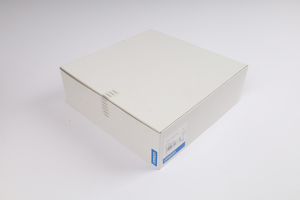 OMRON CS1W-CN133-B2 in magazzino