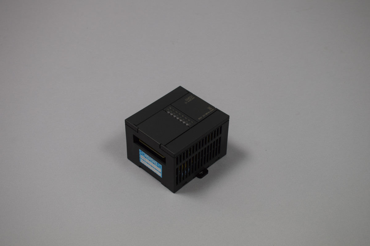 SIEMENS 6ES7221-1BF00-0XA0 in magazzino