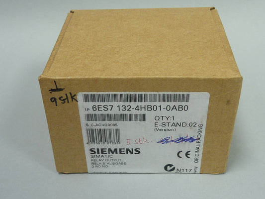 SIEMENS 6ES7132-4HB01-0AB0 in stock