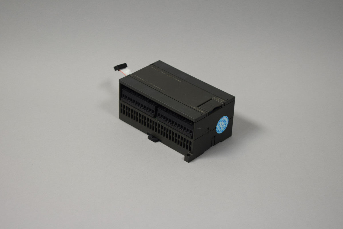 SIEMENS 6ES7223-1PL21-0XA0 in magazzino