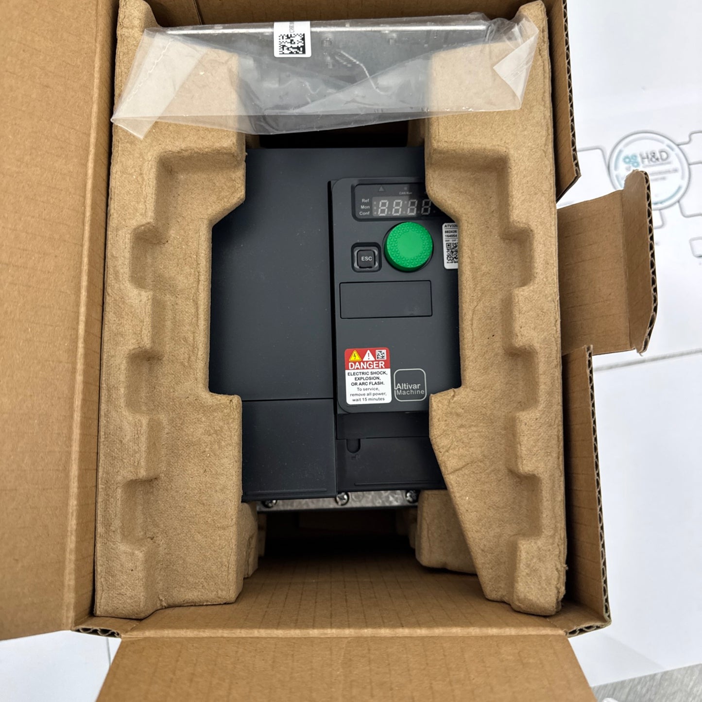 ATV320U40N4C Schneider Electric Преобразователь частоты ATV320, 4кВт