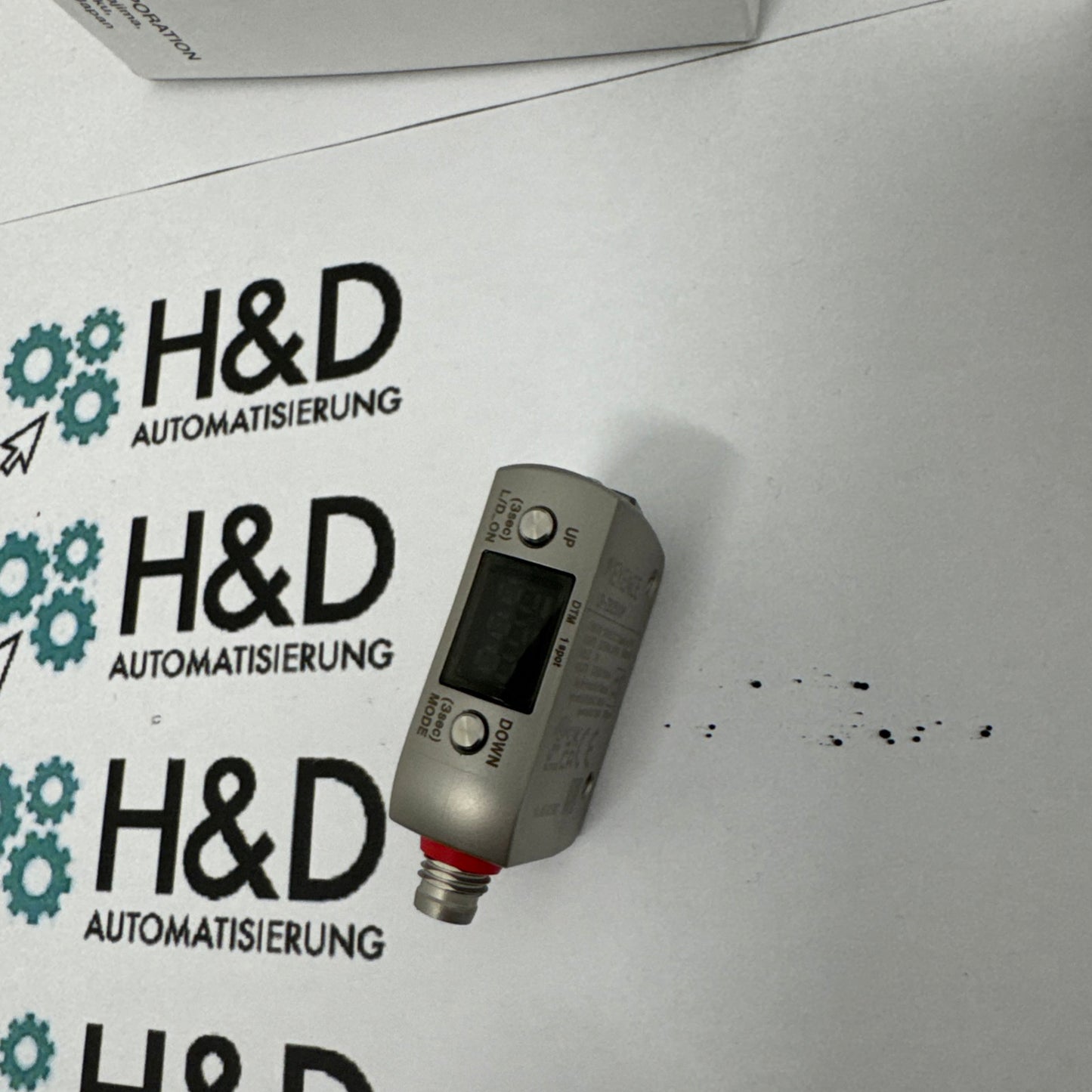 LR-ZB250CP Keyence CMOS-лазерный датчик прямоугольный с разъемом M8 тип, 250 мм