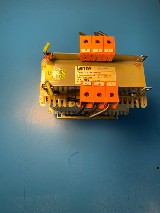 Lenze EZN3A0300H013 3-Filtre de réseau / Filtre secteur +/-10% 3x13A