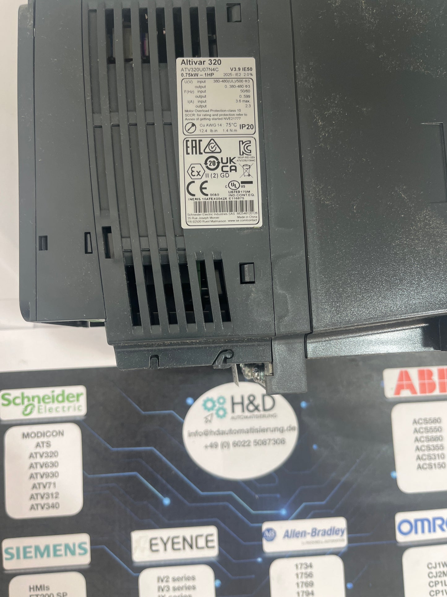 ATV320U07N4C Schneider Electric Inverter ATV320, 0.75kW