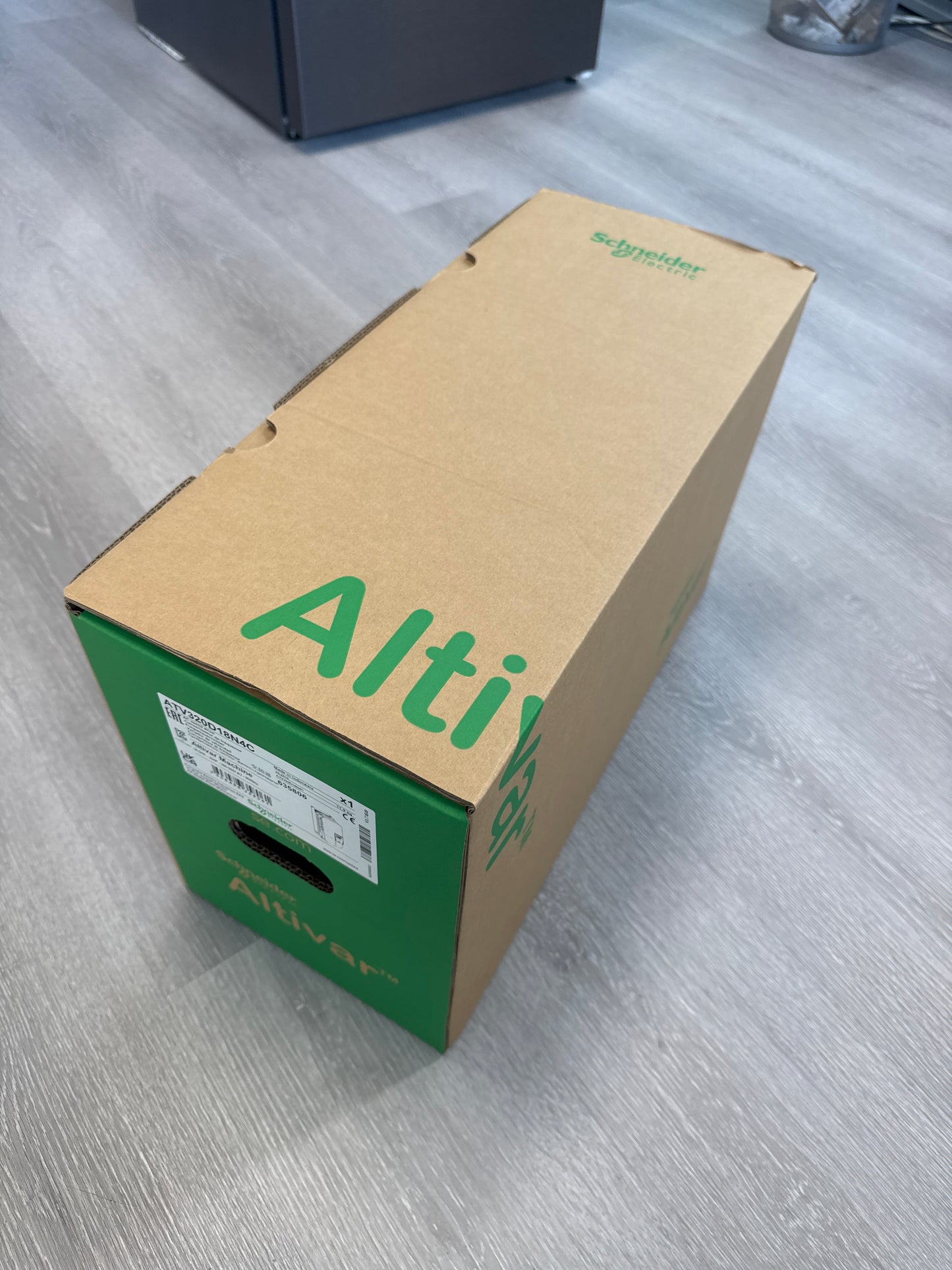 Schneider Electric ATV320D18N4C Frequenzumrichter 18,5kW 400V – Neu & versiegelt