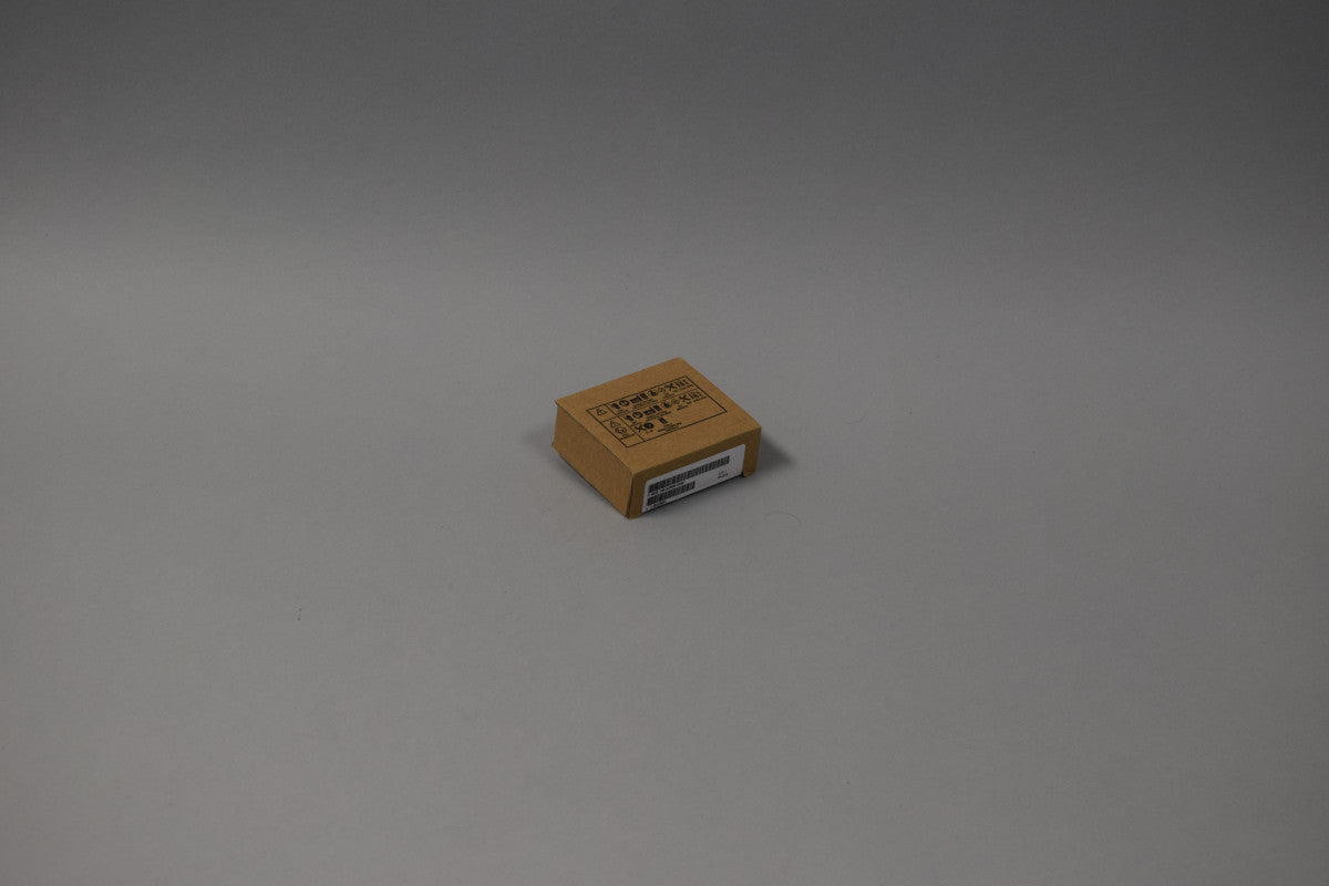 SIEMENS 6ES7138-6DB00-0BB1 in magazzino
