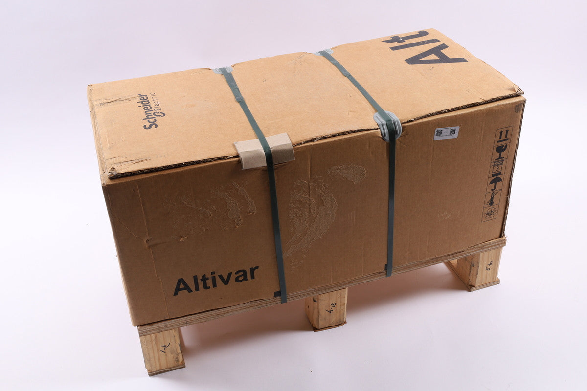 SCHNEIDER ELECTRIC ATV630U75Y6 in magazzino