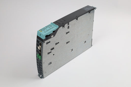 SIEMENS 6SL3120-2TE15-0AB0 in magazzino