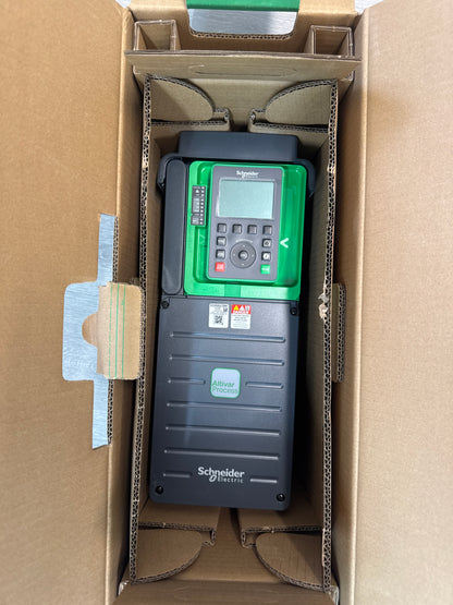 ATV930U75N4    Variateur de fréquence Schneider Electric, ATV930, 7,5kW, 400/480V, avec module de freinage, IP21